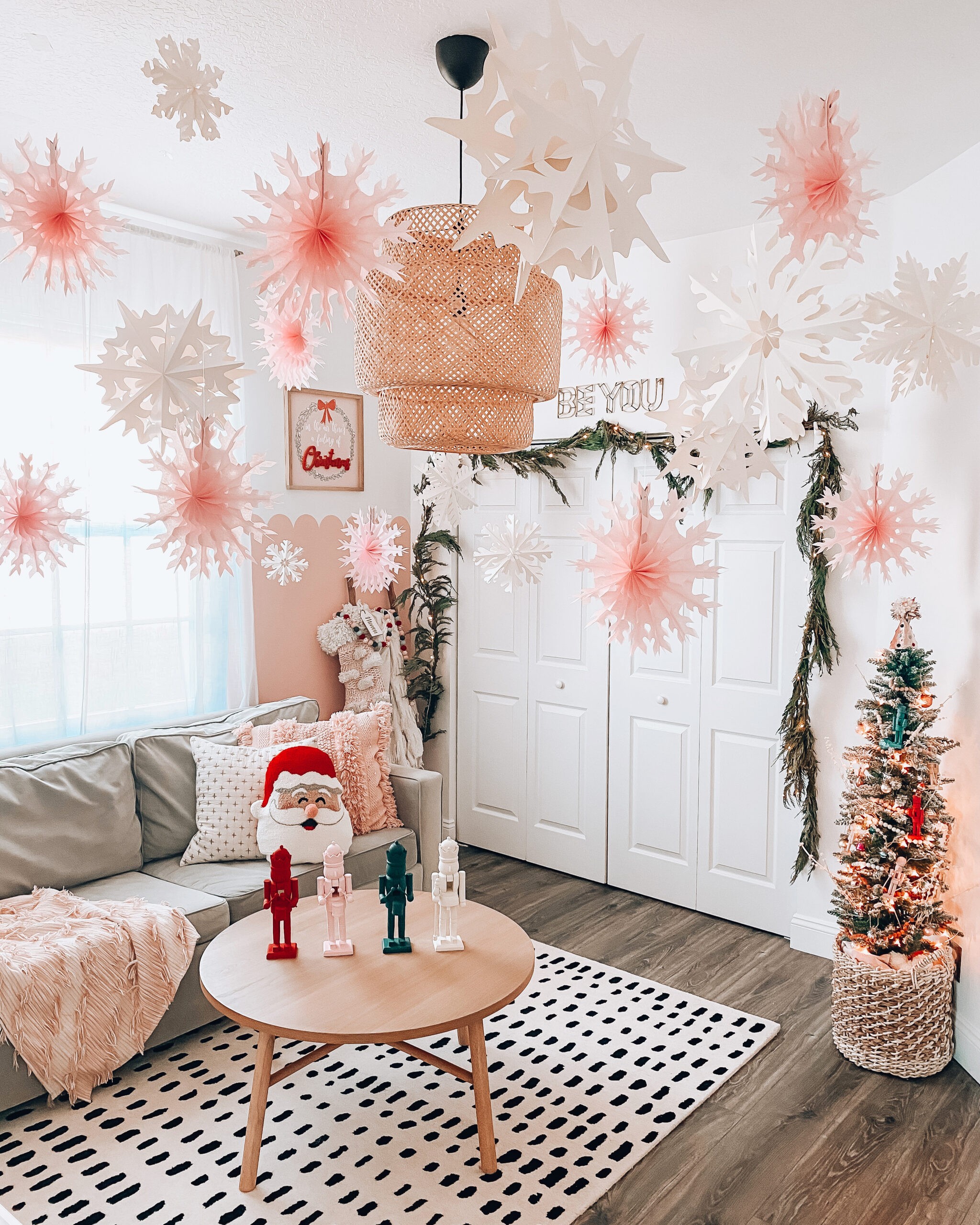 Christmas Home Decor Inspiration - Stephanie Hanna Blog